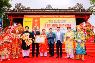 Lễ hội Điện Huệ Nam (còn gọi là Điện Hòn Chén) đón nhận Danh hiệu Di sản văn hóa phi vật thể quốc gia.