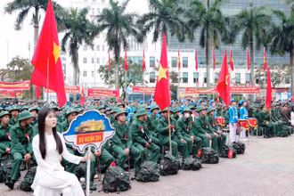 Lễ giao, nhận quân tại quận Thuận Hóa, TP Huế.