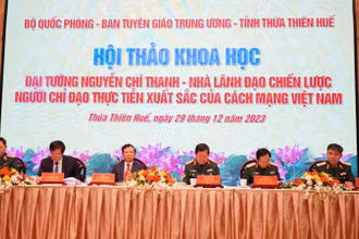 Đoàn Chủ tịch điều hành Hội thảo Đại tướng Nguyễn Chí Thanh - Nhà lãnh đạo chiến lược, người chỉ đạo thực tiễn xuất sắc của cách mạng Việt Nam.
