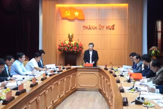 Bí thư Trung ương Đảng, Chánh án Tòa án nhân dân tối cao Lê Minh Trí phát biểu tại hội nghị. (Ảnh: ĐQ)