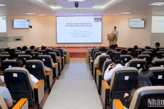Hội nghị khoa học trẻ Bệnh viện Trung ương Huế mở rộng năm 2023 diễn ra trong 2 ngày 5 và 6/10. (Ảnh: THƯỢNG HIỂN)
