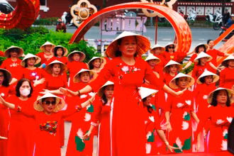 Chương trình Liên hoan ”Khúc xuân ca tự hào”.