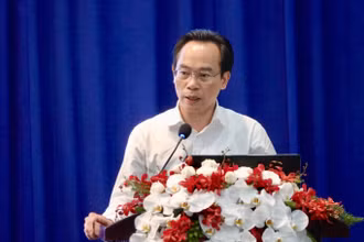 Thứ trưởng Giáo dục và Đào tạo Hoàng Minh Sơn phát biểu tại hội nghị.