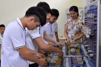 Hoạt động thực hành của học viên Trung tâm Giáo dục nghề nghiệp-Giáo dục thường xuyên huyện Đô Lương (Nghệ An).