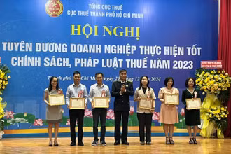 Các doanh nghiệp tiêu biểu được Cục Thuế Thành phố Hồ Chí Minh tuyên dương.