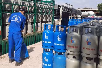 Giá gas bán lẻ trong nước liên tục tăng theo giá gas nhập khẩu thế giới.