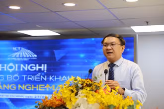 Ông Lâm Đình Thắng, Giám đốc Sở Thông tin và Truyền thông Thành phố Hồ Chí Minh phát biểu tại hội nghị.