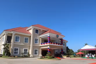 Tòa nhà Trụ sở Trung ương Hội Cựu chiến binh Campuchia có diện tích sử dụng gần 2.400 m2 với 17 phòng.
