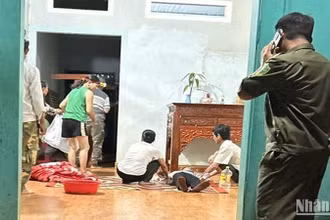 Các gia đình tổ chức lo hậu sự cho hai nạn nhân.