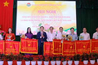 Nhiều tập thể và cá nhân của tỉnh Đắk Nông vinh dự được nhận Cờ thi đua của Chính phủ.