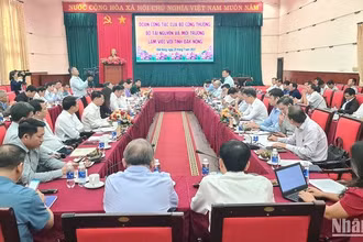 Quang cảnh buổi làm việc của Đoàn công tác Bộ Công thương, Bộ Tài nguyên và Môi trường với tỉnh Đắk Nông.