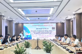 Quận Tây Hồ tập huấn, hướng dẫn khai thác, sử dụng Hệ thống thông tin phục vụ họp và xử lý công việc (I-cabinet) cho cán bộ.