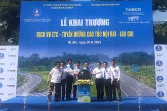 Lễ khai trương dịch vụ thu phí điện tử tự động không dừng (ETC) trên tuyến cao tốc Nội Bài-Lào Cai.