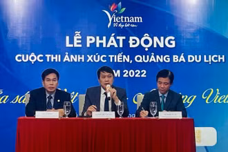 Đại diện Ban Tổ chức thông tin về cuộc thi.