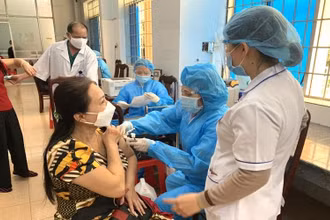 Việc mua sắm trang thiết bị, vật tư y tế, sinh phẩm, vaccine phòng, chống Covid-19 cũng xảy ra nhiều sai phạm.
