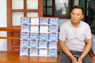 Đối tượng Tạ Văn Cường bị bắt khi vận chuyển gần 40kg pháo hoa nổ.