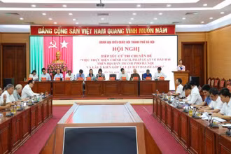 Quang cảnh hội nghị tiếp xúc cử tri chuyên đề.