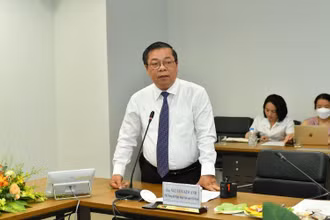 Phó Thống đốc Ngân hàng Nhà nước Nguyễn Kim Anh phát biểu.