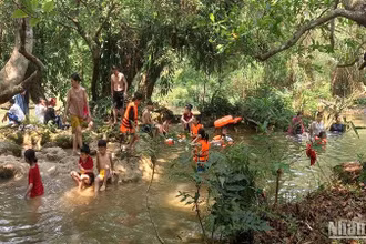 Khu du lịch sinh thái Nà Sao, xã Bế Văn Đàn, huyện Quảng Hòa, tỉnh Cao Bằng thu hút đông đảo du khách dịp nghỉ lễ.