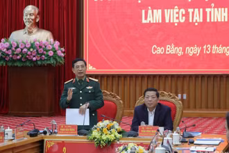 Đại tướng Phan Văn Giang phát biểu ý kiến tại buổi làm việc với lãnh đạo tỉnh Cao Bằng.