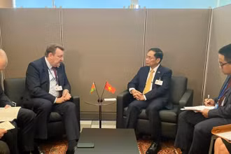 Bộ trưởng Bùi Thanh Sơn tiếp Bộ trưởng Ngoại giao Belarus Sergei Aleinik.