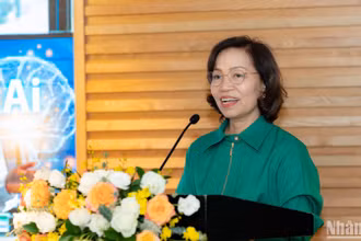 Chủ tịch Mạng lưới doanh nghiệp Việt Nam hỗ trợ phát triển quyền năng phụ nữ Hà Thu Thanh chia sẻ tại sự kiện.