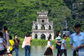 Trong nửa đầu tháng 2/2025, lượng tìm kiếm quốc tế về du lịch Việt Nam tăng mạnh khoảng 30-45% so với cùng kỳ năm 2025. (Ảnh: NGỌC KHÁNH)
