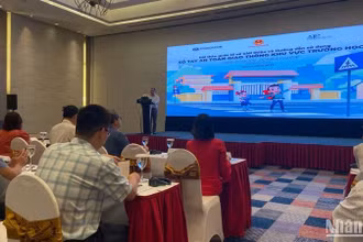 Hội thảo có sự tham dự của đại diện bộ, ban, ngành Trung ương và đại diện các Sở Giao thông vận tải trên cả nước.