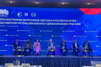 Các vấn đề liên quan đến việc quốc tế hóa đào tạo ngành y tế được bàn luận sôi nổi tại Hội nghị.