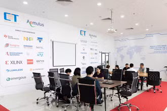 Trung tâm Đào tạo kỹ thuật viên ATP chip bán dẫn tại NIC thu hút khách hàng trong ngày đầu hoạt động.