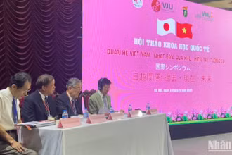 Đoàn Chủ tịch điều hành Hội thảo khoa học quốc tế “Quan hệ Việt Nam-Nhật Bản: Quá khứ - Hiện tại - Tương lai”.