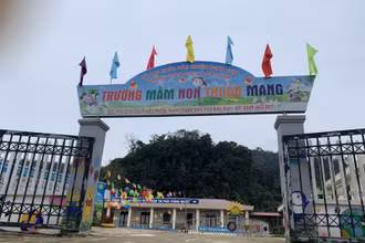 Trường Mầm non Thượng Quan, huyện Ngân Sơn đã cho học sinh nghỉ tránh rét. Ảnh: TRẦN TUYẾN.