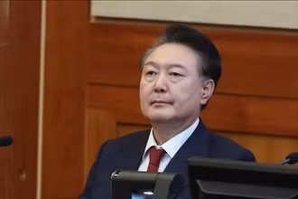 Tổng thống Hàn Quốc Yoon Suk Yeol tại Tòa án Hiến pháp ở Seoul ngày 20/2/2025. Ảnh: THX/TTXVN