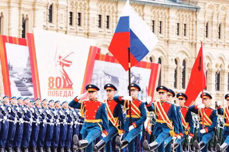 Binh sĩ Nga trong lễ duyệt binh tại Quảng trường Đỏ. (Ảnh: THE MOSCOW TIMES)