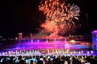 Chương trình nghệ thuật “Symphony of River- Âm hưởng của dòng sông” tại Đà Nẵng, một sự kiện công nghiệp văn hóa về biểu diễn mang tầm khu vực. 