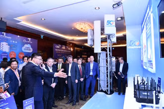Gian hàng giới thiệu các giải pháp công nghệ tiên tiến ứng dụng 5G của VNPT.
