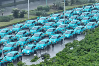 Xe GreenCar trong lễ khai trương hãng taxi điện đầu tiên tại Hà Nội.
