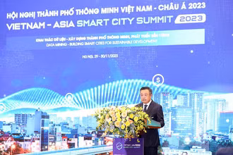 Chủ tịch Ủy ban nhân dân thành phố Hà Nội Trần Sỹ Thanh phát biểu tại sự kiện.