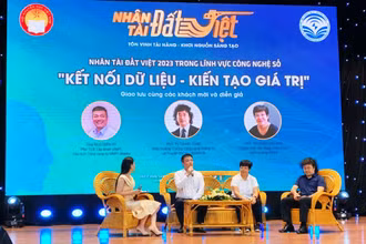 Các đại biểu tham gia buổi giao lưu.