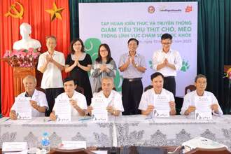 Các thầy thuốc y học cổ truyền ký cam kết không sử dụng thịt và chế phẩm từ chó, mèo cho mục đích phòng và chữa bệnh theo y học cổ truyền.