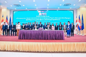Lễ ký kết biên bản ghi nhớ hợp tác chuyển đổi số giữa Metfone và Bộ Môi trường Campuchia.