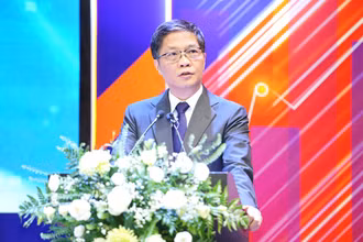 Đồng chí Trần Tuấn Anh, Ủy viên Bộ Chính trị, Trưởng Ban Kinh tế Trung ương phát biểu tại Diễn đàn.
