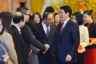 Chủ tịch nước Lương Cường và cán bộ, nhân viên Văn phòng Chủ tịch nước tại buổi gặp mặt.
