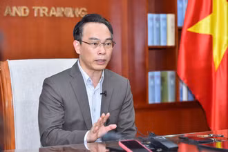 Thứ trưởng Giáo dục và Đào tạo Hoàng Minh Sơn