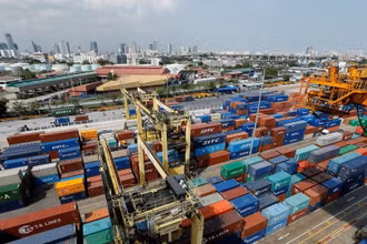 Hàng hóa xuất khẩu tại cảng Bangkok, Thái Lan. (Ảnh: Reuters)
