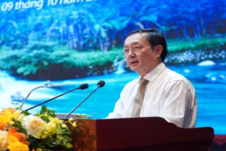 Bộ trưởng Huỳnh Thành Đạt phát biểu tại Hội thảo.