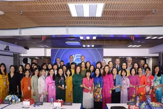 Các nhà khoa học được tôn vinh tại sự kiện.