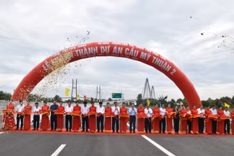 Cắt băng khánh thành dự án cầu Mỹ Thuận 2.