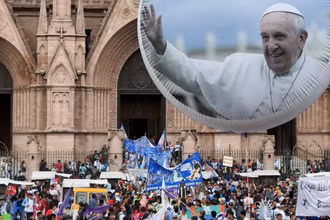 [Video] Vatican công bố ảnh Đức Giáo hoàng Francis trong bệnh viện