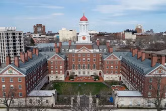 [Video] Đại học Harvard mất 8 tỷ USD tài trợ giữa căng thẳng với chính quyền tổng thống Trump 